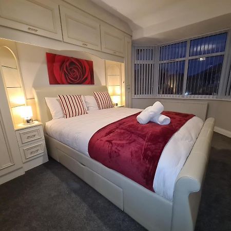 Stunning Holiday Home. Free Parking. Manchester Extérieur photo