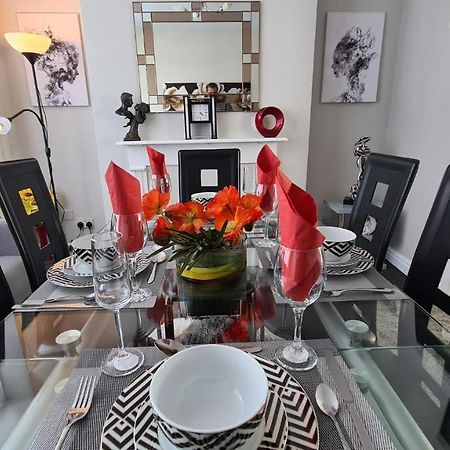 Stunning Holiday Home. Free Parking. Manchester Extérieur photo