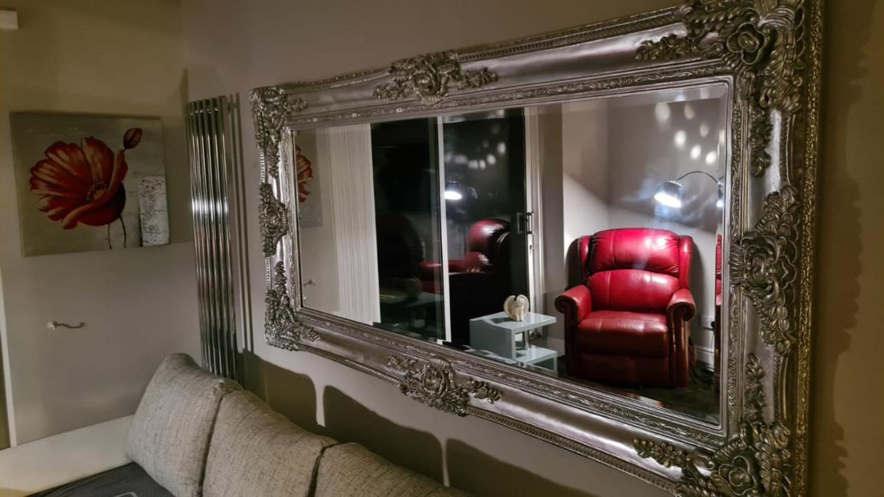 Stunning Holiday Home. Free Parking. Manchester Extérieur photo