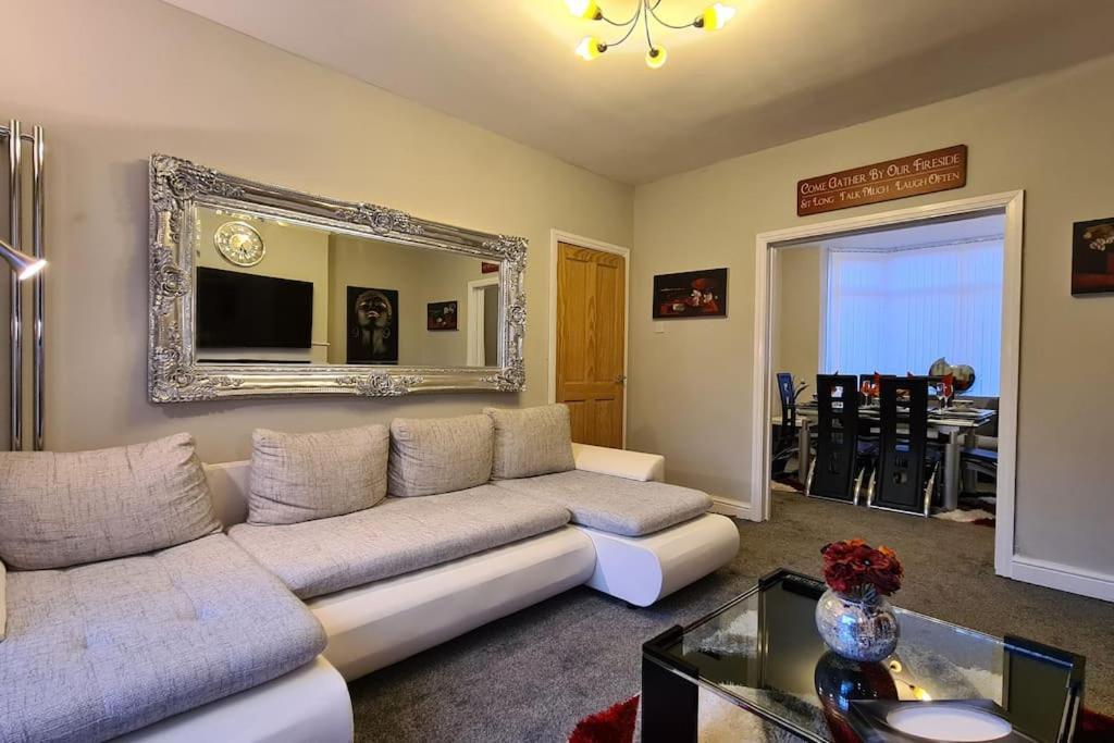 Stunning Holiday Home. Free Parking. Manchester Extérieur photo