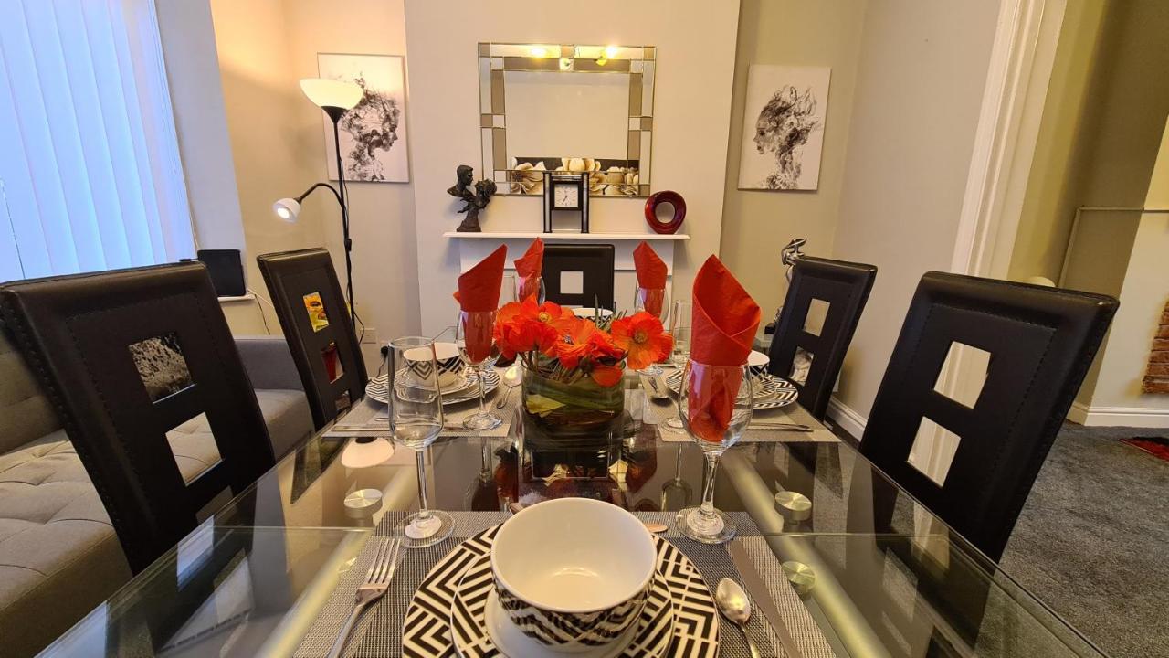 Stunning Holiday Home. Free Parking. Manchester Extérieur photo