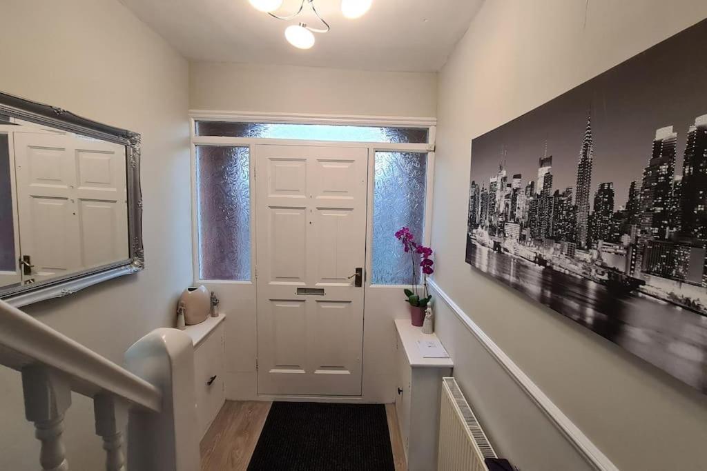 Stunning Holiday Home. Free Parking. Manchester Extérieur photo