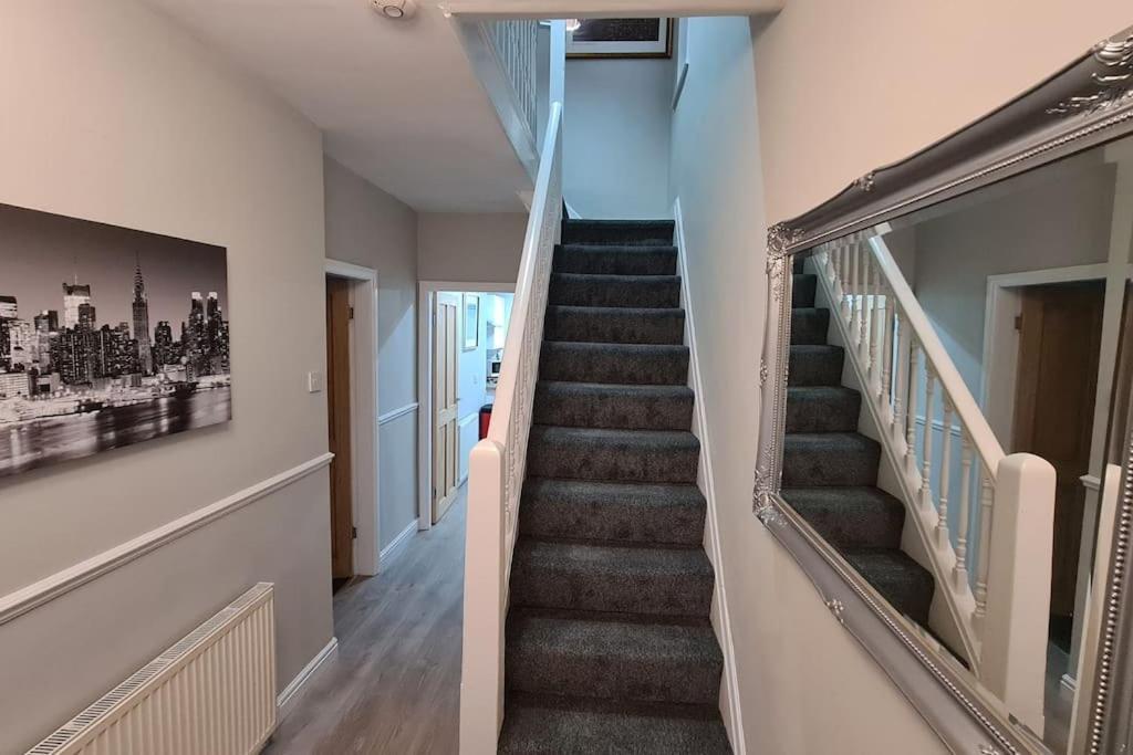 Stunning Holiday Home. Free Parking. Manchester Extérieur photo