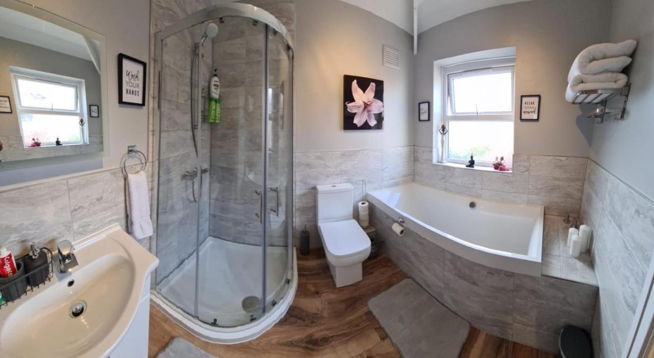 Stunning Holiday Home. Free Parking. Manchester Extérieur photo