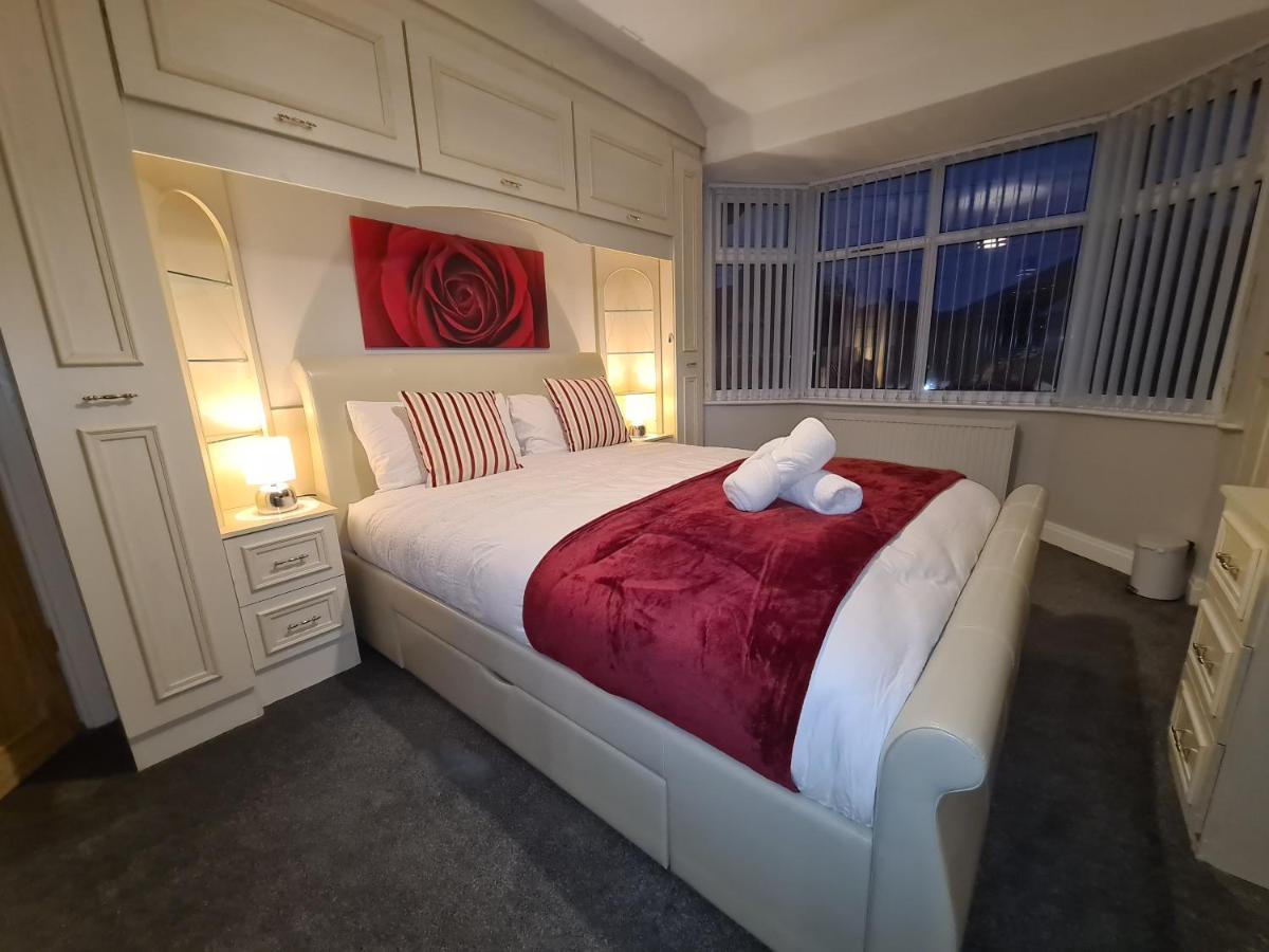 Stunning Holiday Home. Free Parking. Manchester Extérieur photo