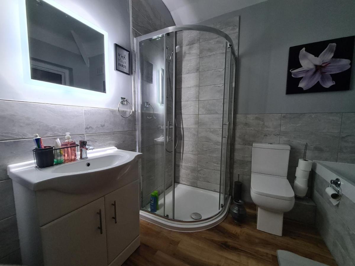 Stunning Holiday Home. Free Parking. Manchester Extérieur photo