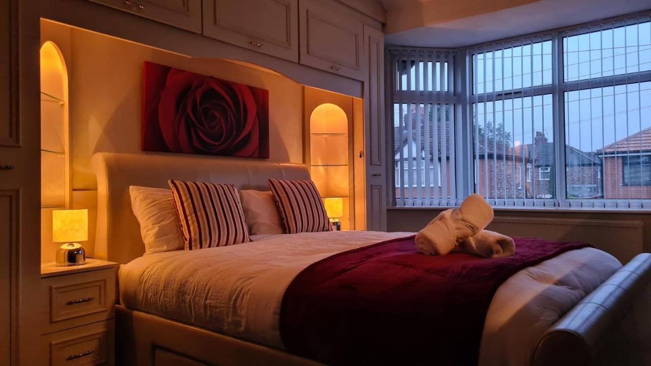 Stunning Holiday Home. Free Parking. Manchester Extérieur photo