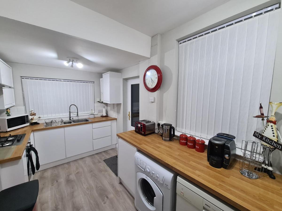 Stunning Holiday Home. Free Parking. Manchester Extérieur photo