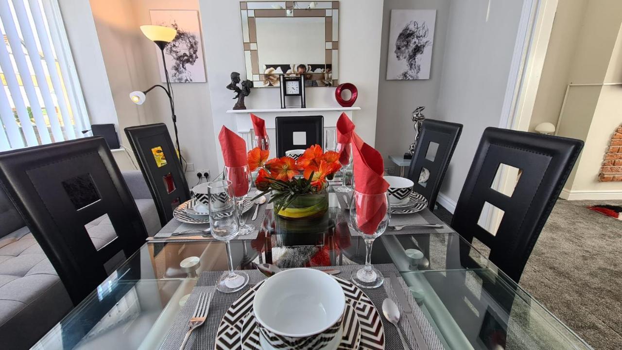 Stunning Holiday Home. Free Parking. Manchester Extérieur photo